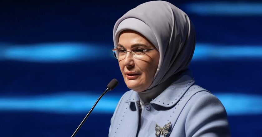 Emine Erdoğan tarafından mezun olan Antalya Forumunun Paylaşımı