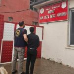 O her yerde arandı … Mardin’de, hapishanenin firması düğün odasında sazlık oynarken yakalandı
