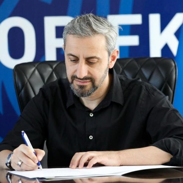 Serkan Özbalta görevine Erzurumspor FK’da başladı