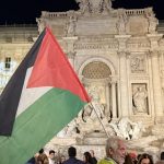 Gazze için Trevi Soyu tükenmiş tarihi çeşmesinin ışıkları