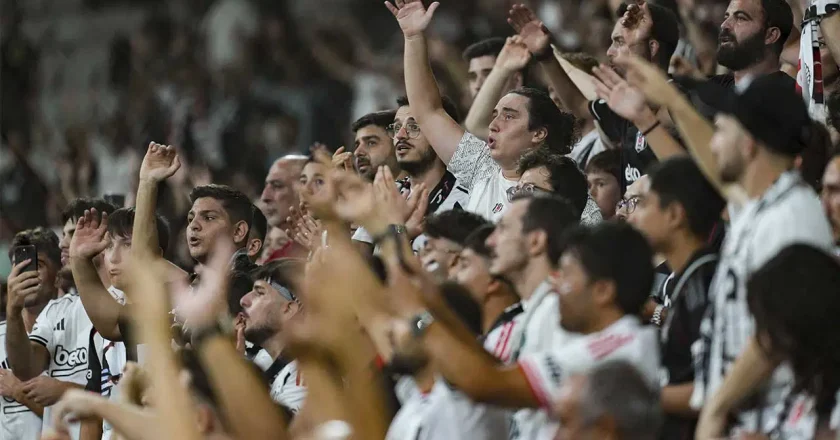 Beşikt hayranlarının çok sert tepkisi! “Serdal Adali Hoca Alsana” – Son Dakika Spor Haberleri