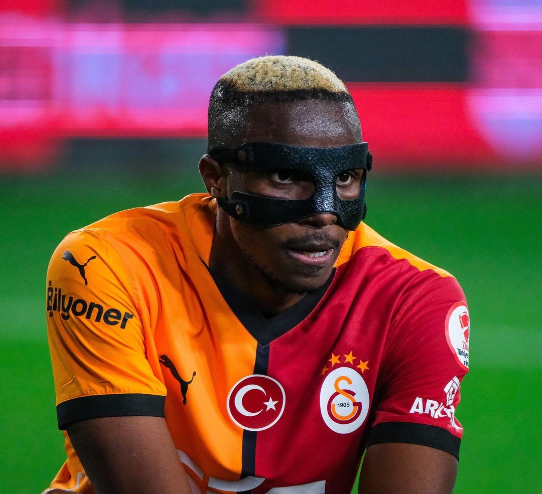 Galatasaray'ın Şampiyonlar Ligi takımı resmi olarak duyuruldu! İşte Frankfurt'a giden personel ... Osimhen'in devleti belirlendi 2
