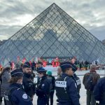 Tarihi eserlerin çalındığı Louvre Müzesi için yeni güvenlik önlemleri alındı