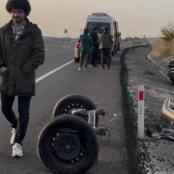 Yanlış yöne gidip kazaya karışan sürücü: “Bu yol bir yere gidiyor ama nereye bilmiyorum.”
