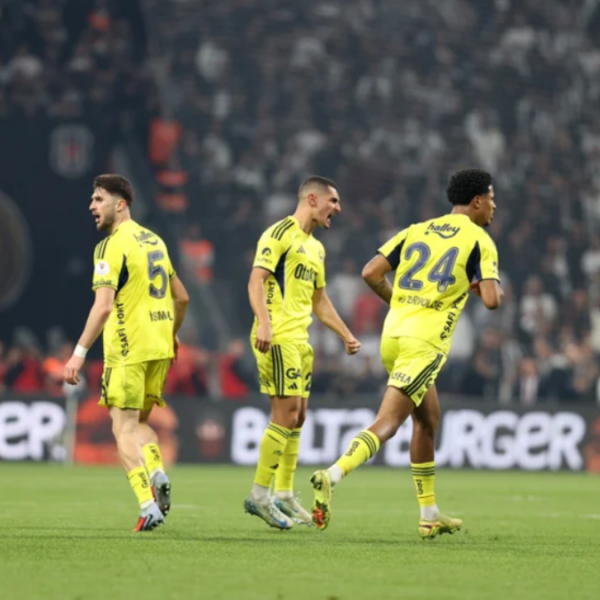 F.Bahçe’nin yıldızı derbi sonrası itiraf etti! “Kız arkadaşım gol atacağımı söyledi”