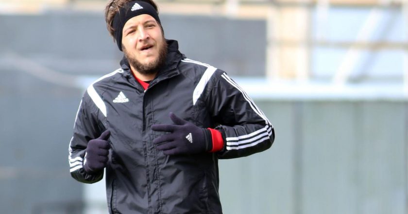 Eski futbolcu Batuhan Karadeniz’e yasa dışı bahisten kırmızı uyarı kararı