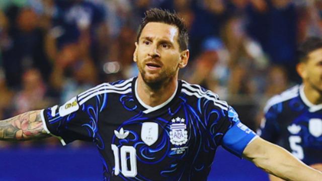 Arjantin 3’te 3 ile turladı, Lionel Messi Dünya Kupası tarihine geçti! Frikik golü ortalığı yıktı…